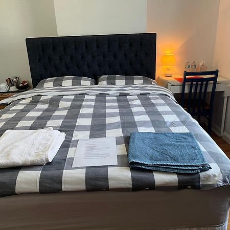 Large Double Bedroom With Free On Site Parking Kingston upon Thames  Exteriör bild