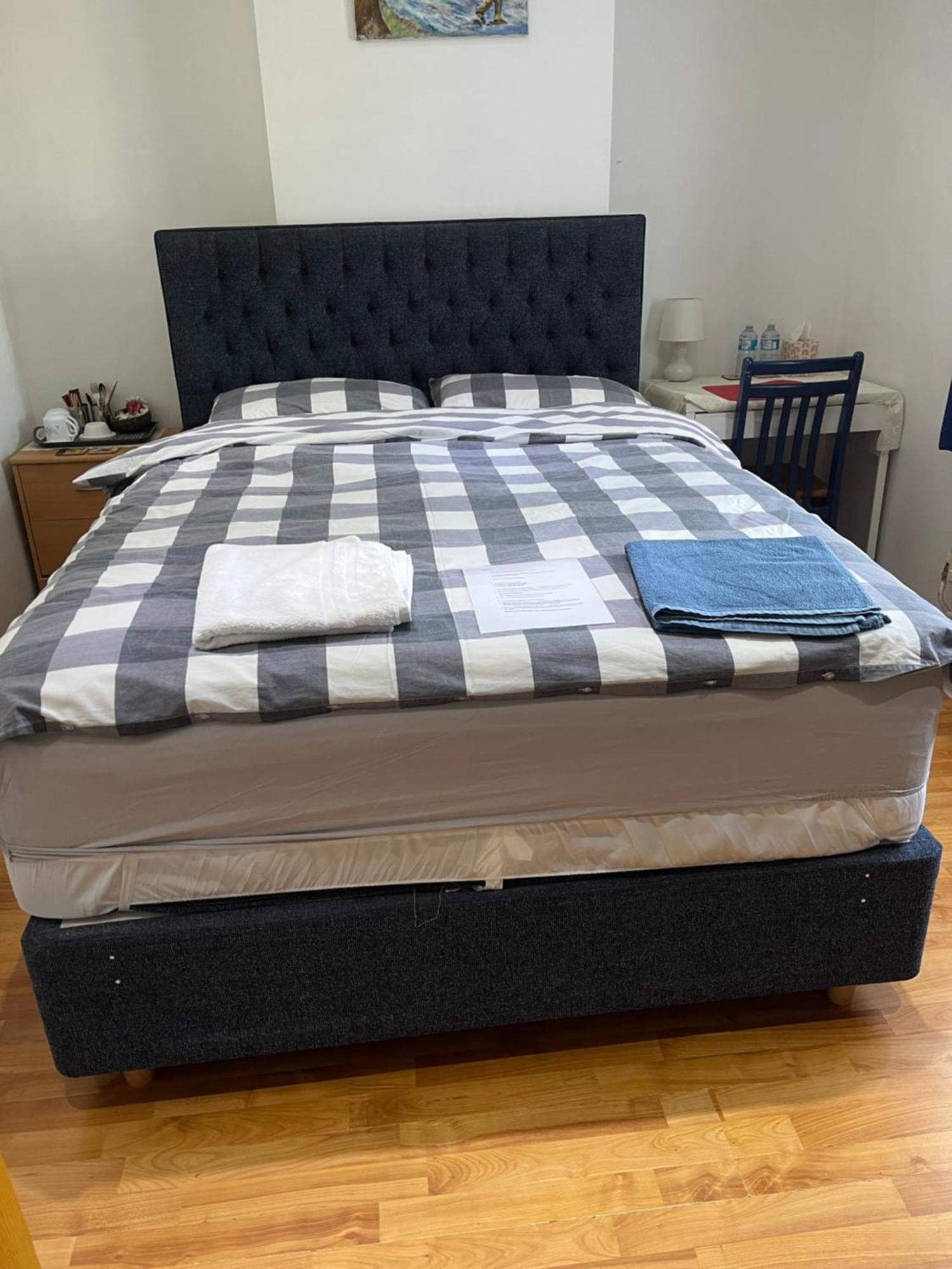 Large Double Bedroom With Free On Site Parking Kingston upon Thames  Exteriör bild